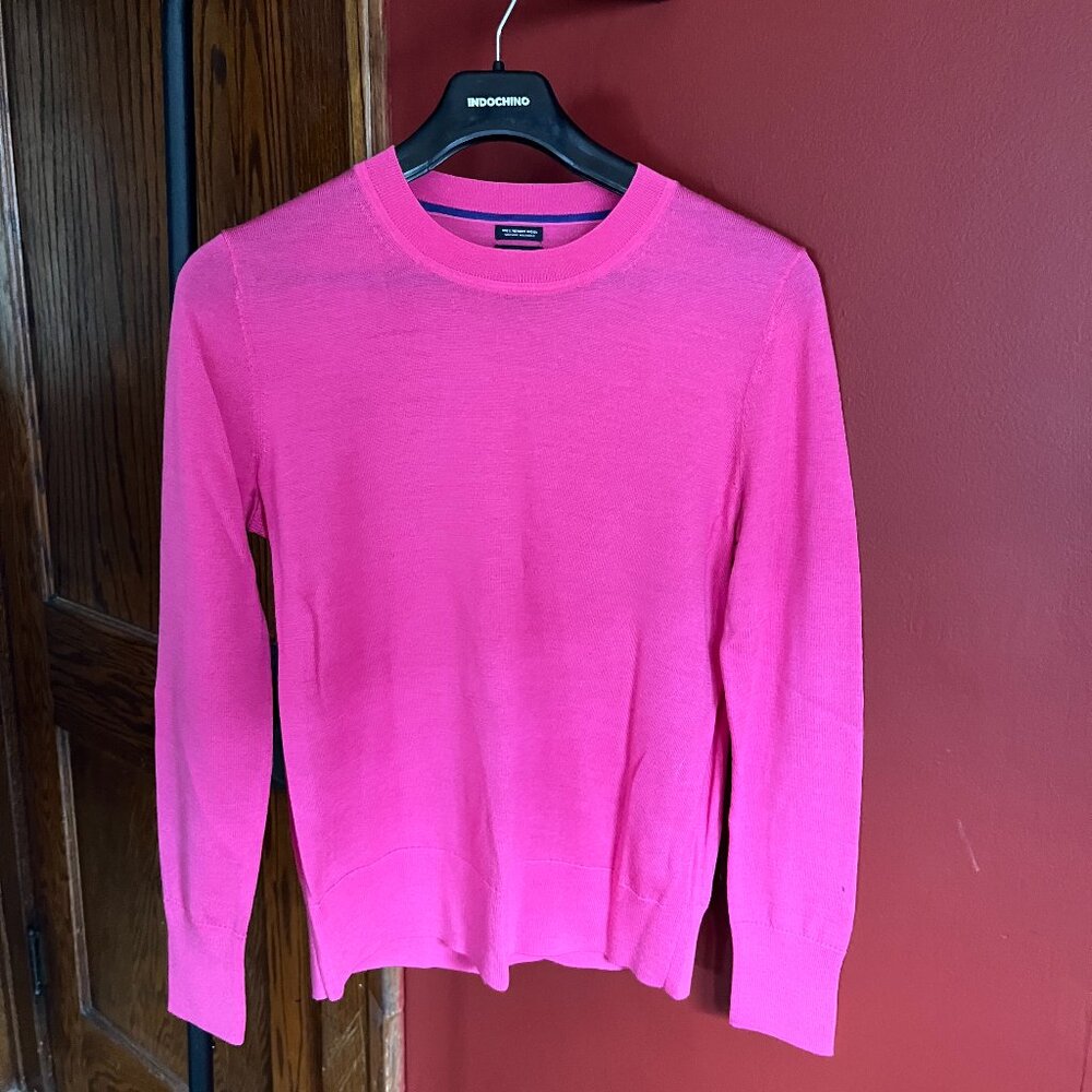 Gap Crewneck Bright Pink Sweater 100% Merino Wool Medium